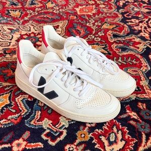 Veja White and dark navy Sneakers with Red Accents sz 40